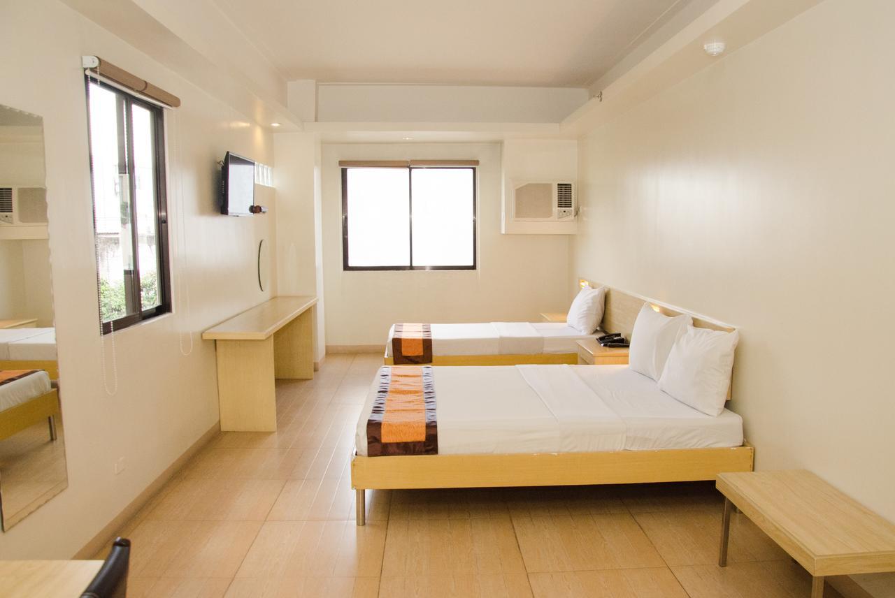 M Suites Hotel Makati City Exterior foto